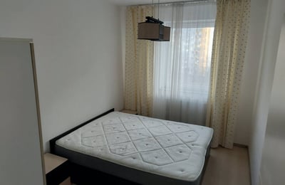 Se alquila apartamento acogedor con parking, Brașov