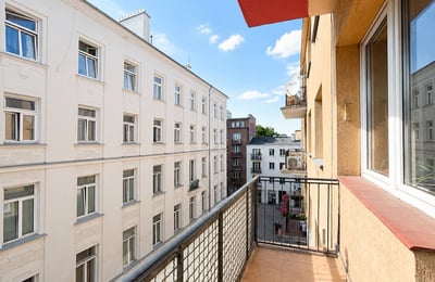 Bright Apartment 35m² with Beautiful View for Rent, Śródmieście, Warsaw, Poland