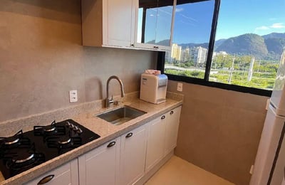 Alquiler a largo plazo de un apartamento dúplex de 3 habitaciones, 90 m², en Barra da Tijuca, Río de Janeiro, Brasil