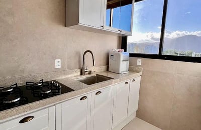 Alquiler a largo plazo de un apartamento dúplex de 3 habitaciones, 90 m², en Barra da Tijuca, Río de Janeiro, Brasil