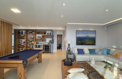 Location longue durée d’un appartement de 4 chambres, 266 m², dans le quartier Barra da Tijuca, Rio de Janeiro, Brésil