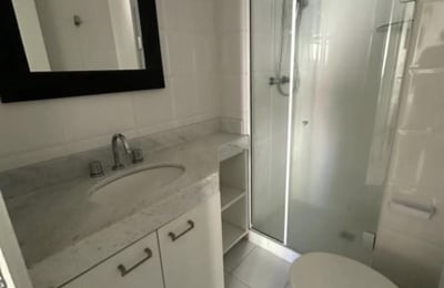 Location longue durée d’un appartement de 2 pièces, 64 m², à Barra da Tijuca, Rio de Janeiro, Brésil