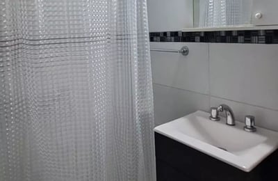 Alquiler a largo plazo de 2 ambientes amoblado en Buenos Aires, Argentina, Recoleta