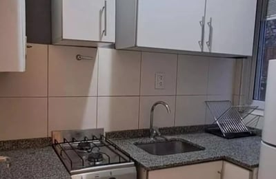 Alquiler a largo plazo de 2 ambientes amoblado en Buenos Aires, Argentina, Recoleta