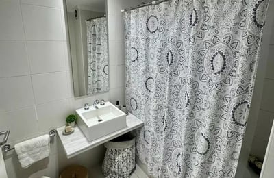 Langzeitmiete – 3-Zimmer-Wohnung mit Balkon und Pool in Buenos Aires, Argentinien, Palermo