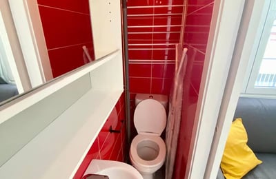 Small bright studio in Paris