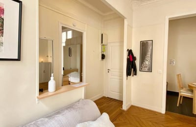 Bright two-room apartment 40m2 furnished in Paris