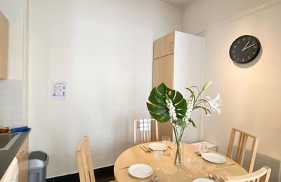 Bright two-room apartment 40m2 furnished in Paris