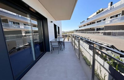 Rent in a new building 30 minutes from Barcelona