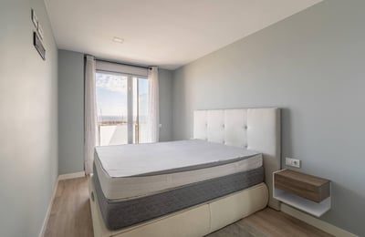 Spacious apartment 20 minutes from Barcelona