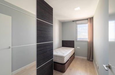 Spacious apartment 20 minutes from Barcelona