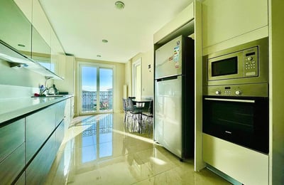 Долгосрочная аренда квартиры 3+1 с видом на море в Стамбуле