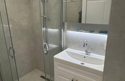 Прекрасная квартира 1+1 в районе Фатих доступна для долгосрочной аренды