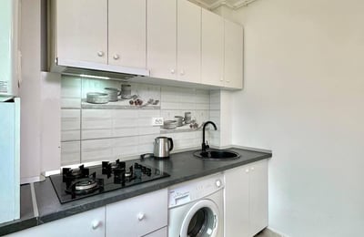 Estudio recientemente renovado cerca del metro y del centro comercial Militari en Bucarest