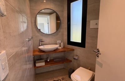 House for Rent in Sierra Los Padres with Patio and Heating