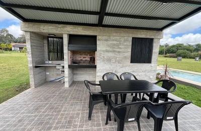 House for Rent in Sierra Los Padres with Patio and Heating