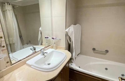 Spacious Apartment with Garage and Rooftop BBQ Area in Mar-del-Plata