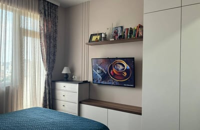 Rent 1-Bedroom Apartment 55m² in Batumi, Tabidze St. 129