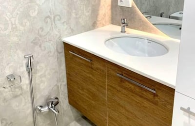 Rent 1-Bedroom Apartment 55m² in Batumi, Tabidze St. 129