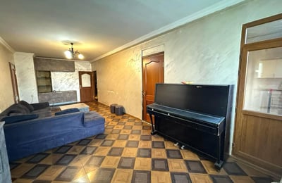 ALQUILER Apartamento de 3 habitaciones 100m² en Batumi, Calle Tabidze 7