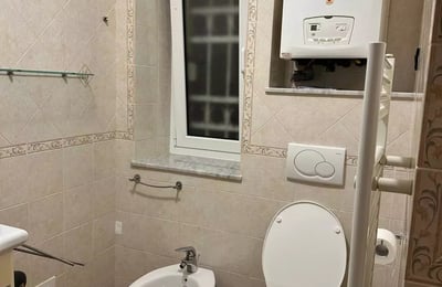 Rent 2-room Apartment, 50 m², Genoa, Castelletto Area