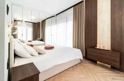 Spacious 3-bedroom apartment with a balcony on Jana Kazimierza Street, Wola, Warsaw