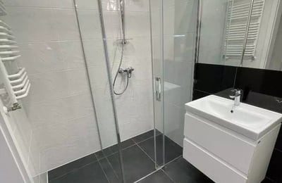 Long-Term Rental: 2-Room Apartment 53 m² with Balcony, Warsaw, Wola