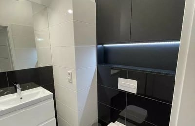 Long-Term Rental: 2-Room Apartment 53 m² with Balcony, Warsaw, Wola