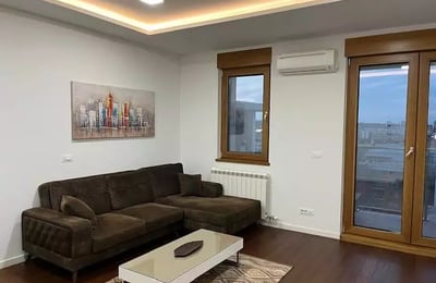 Alquiler a largo plazo de un apartamento de 2 habitaciones en el barrio premium "A Block", Belgrado