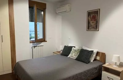 Alquiler a largo plazo de un apartamento de 2 habitaciones en el barrio premium "A Block", Belgrado