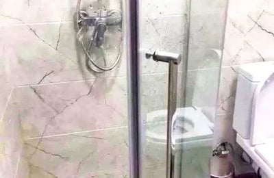 Alquiler a largo plazo de un apartamento 1+1 de 46m² en Batumi, calle Angisa 72