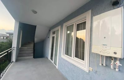 Casa de dos pisos en alquiler a largo plazo en Batumi, zona del Aeropuerto
