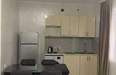 Casa de dos pisos en alquiler a largo plazo en Batumi, zona del Aeropuerto