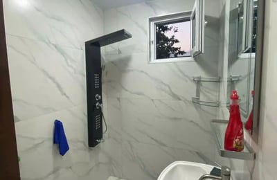 Casa de dos pisos en alquiler a largo plazo en Batumi, zona del Aeropuerto