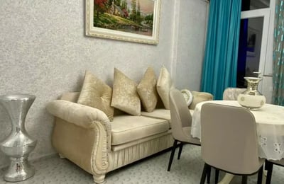 Apartamento de un dormitorio en alquiler a largo plazo en Batumi, calle Pirosmani