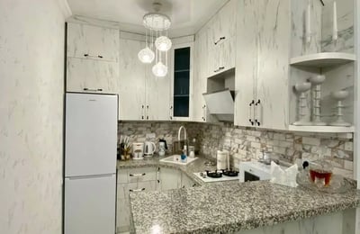 Apartamento de un dormitorio en alquiler a largo plazo en Batumi, calle Pirosmani