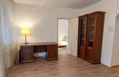 Alquiler a largo plazo de un apartamento de cuatro habitaciones en el centro de la ciudad, Belgrado