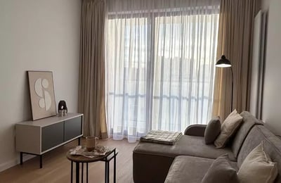 Alquiler a largo plazo de un apartamento de 3 habitaciones, 53 m², ul. Nocznickiego, Bielany, Varsovia