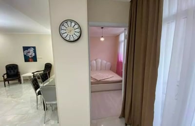 Alquiler a largo plazo: Apartamento 1+1, Calle G. Brckinvalle, Batumi