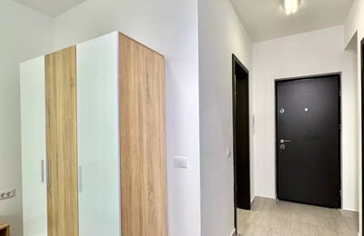 Long-term rental: One-bedroom apartment in "Militari Residence", Bucharest, 40 m²