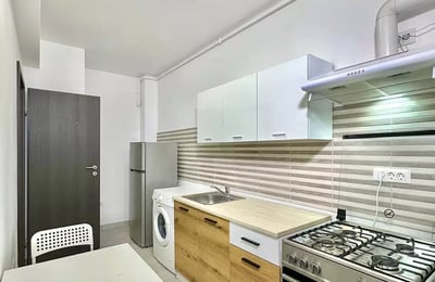 Long-term rental: One-bedroom apartment in "Militari Residence", Bucharest, 40 m²