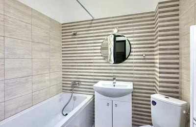 Long-term rental: One-bedroom apartment in "Militari Residence", Bucharest, 40 m²