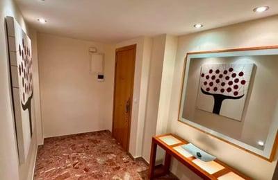 Long-term rental: 3-bedroom apartment, 122 m², Alicante, parking included