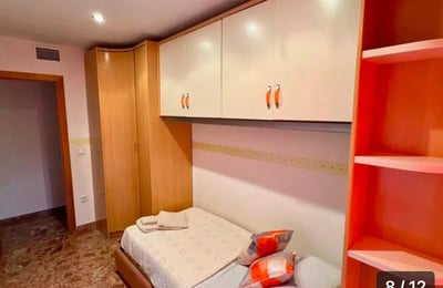 Long-term rental: 3-bedroom apartment, 122 m², Alicante, parking included