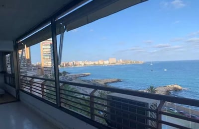 Alquiler a largo plazo Alicante, La Albufereta: Piso de 3 habitaciones, 120 m², vista directa al mar