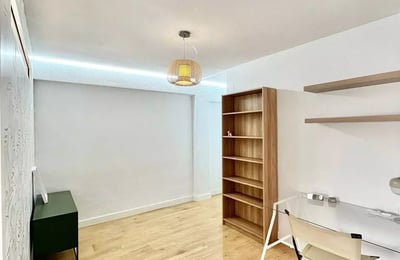 Long-term rental Alicante, San Juan: spacious 3-bedroom apartment with an office, newly renovated