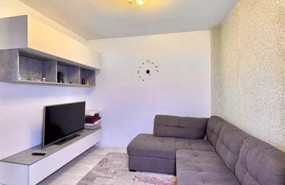 Long-term rental, Bucharest, Dudu: two-room apartment with a balcony and forest view