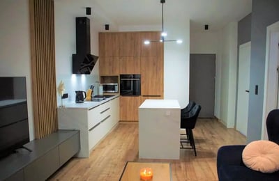 Long-term rental, Warsaw, Siedmiogrodzka St., Wola district: 2-room apartment with a balcony