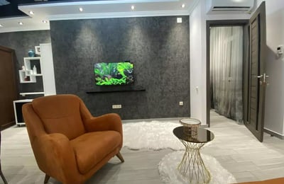 Alquiler a largo plazo, Batumi: apartamento 1+1, 52 m²