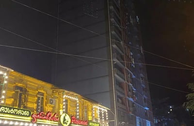 Alquiler a largo plazo, Batumi: apartamento 1+1, 52 m²